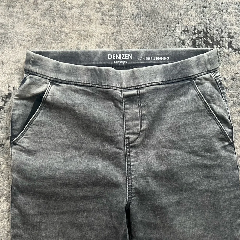 NWOT Levi’s Denizen Gray Wash High rise skinny Jeans, Jeggings size Medium - Picture 3 of 9